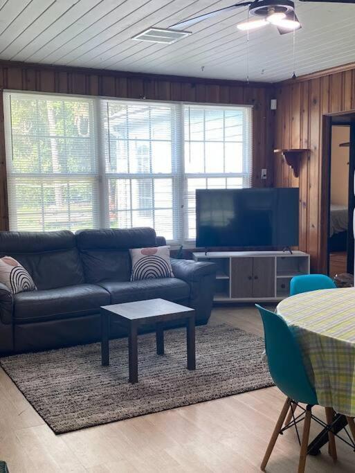 Cozy Home, King Bed, 3 Bedrooms,Close To Downtown Beaches Towncenter Jacksonville Eksteriør bilde