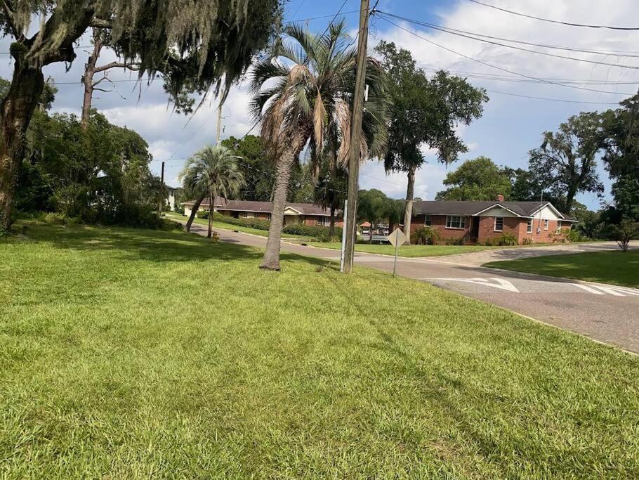 Cozy Home, King Bed, 3 Bedrooms,Close To Downtown Beaches Towncenter Jacksonville Eksteriør bilde